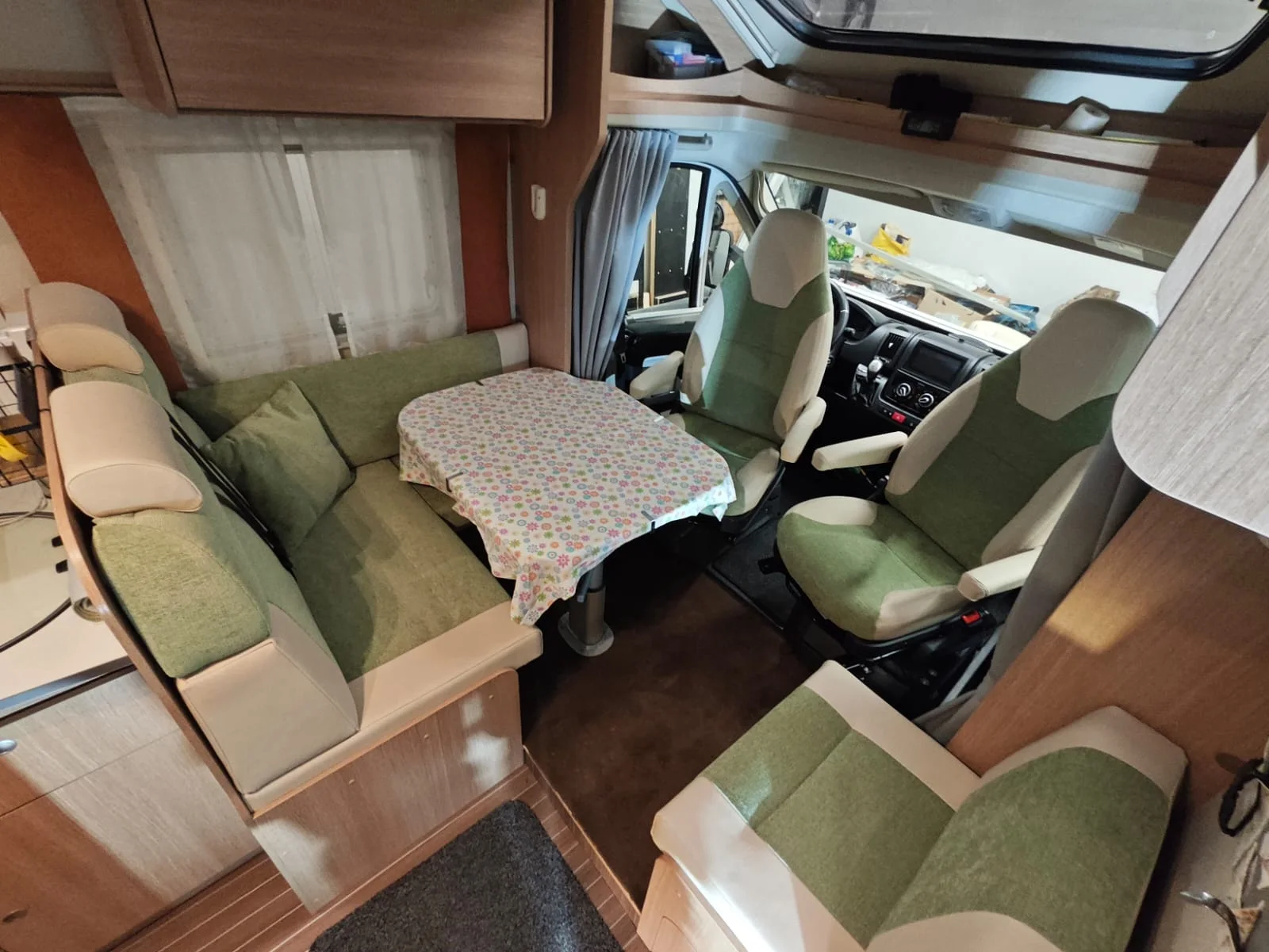 Bekleding van zitplaatsen in een camper