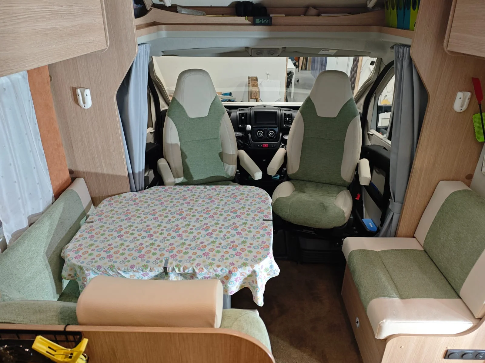 Bekleding van zitplaatsen in een camper