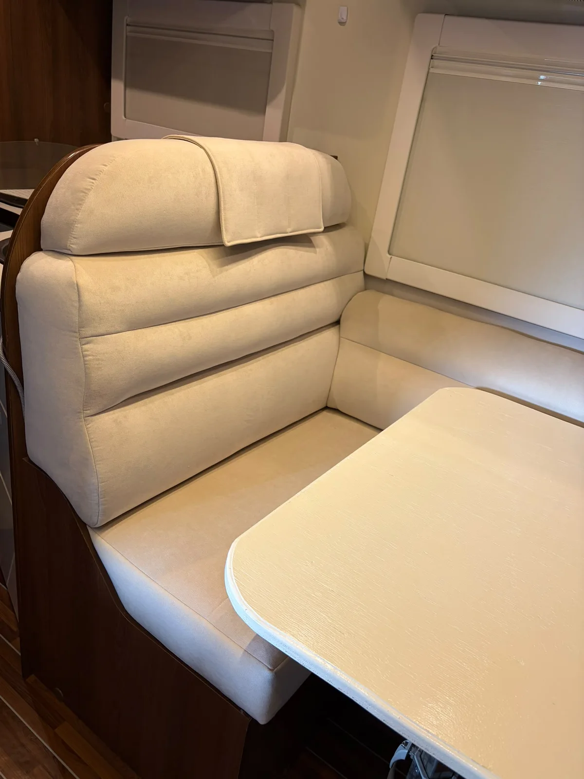 Bekleding van zitplaatsen in een camper