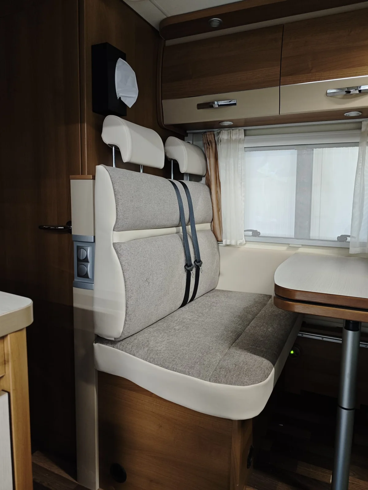 Bekleding van zitplaatsen in een camper