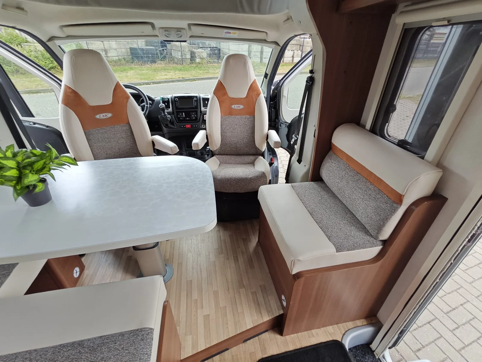 Bekleding van zitplaatsen in een camper