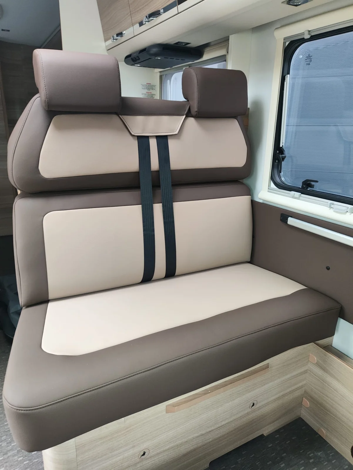 Bekleding van zitplaatsen in een camper
