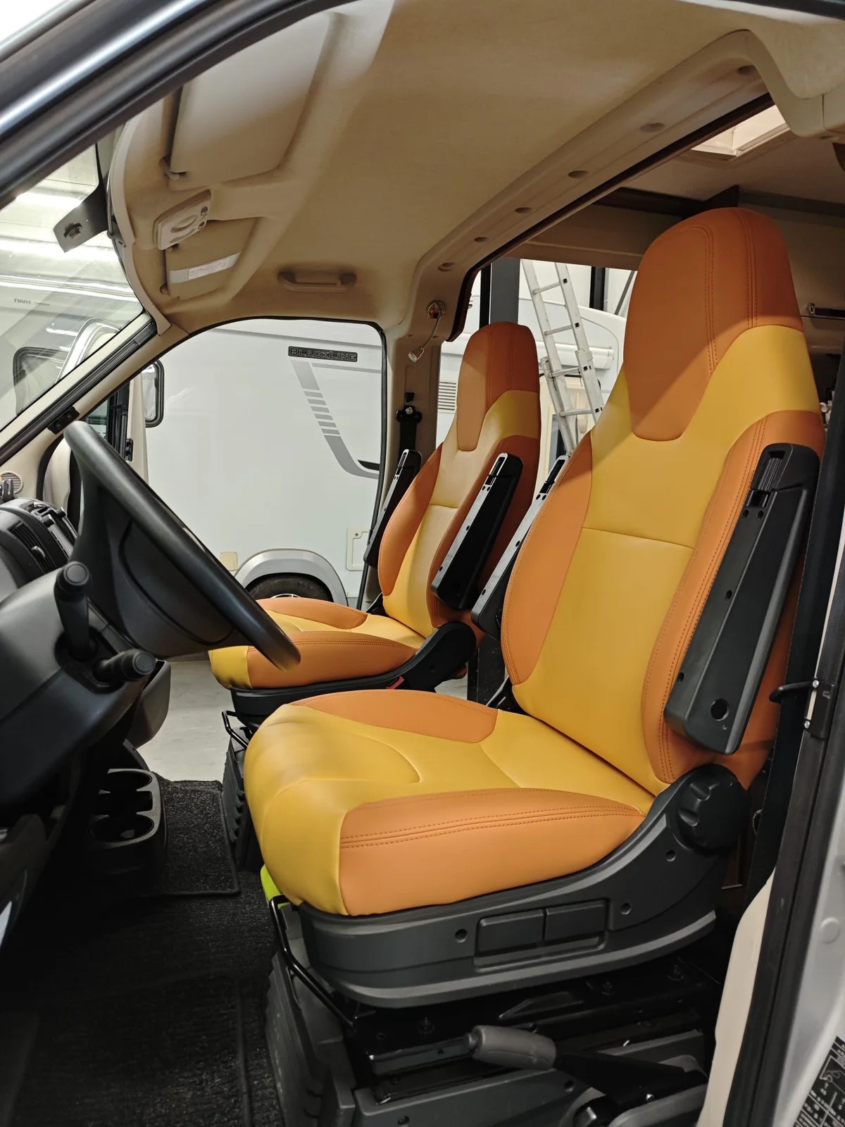 Bekleding van zitplaatsen in een camper