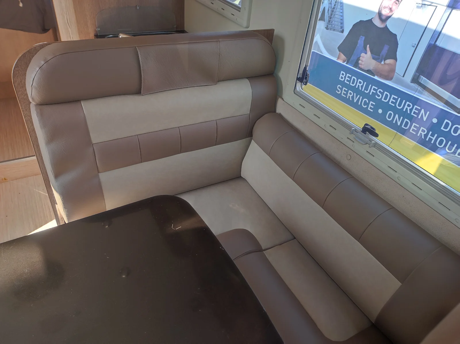 Bekleding van zitplaatsen in een camper