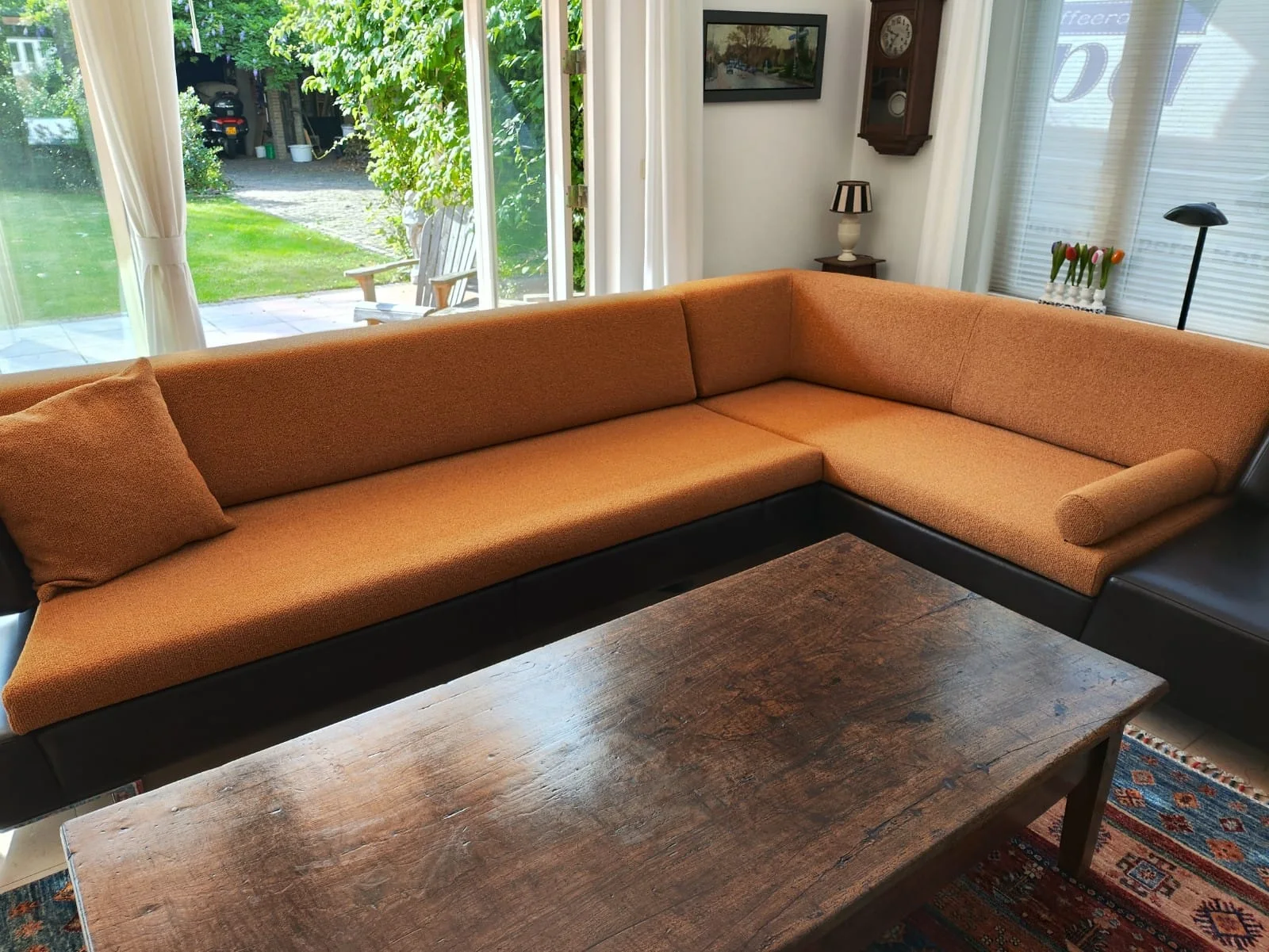 Gestoffeerd meubel uit het portfolio van HARPA