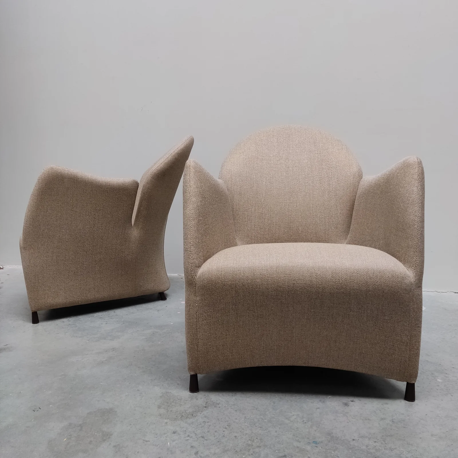 Opnieuw bekleed vintage designmeubel
