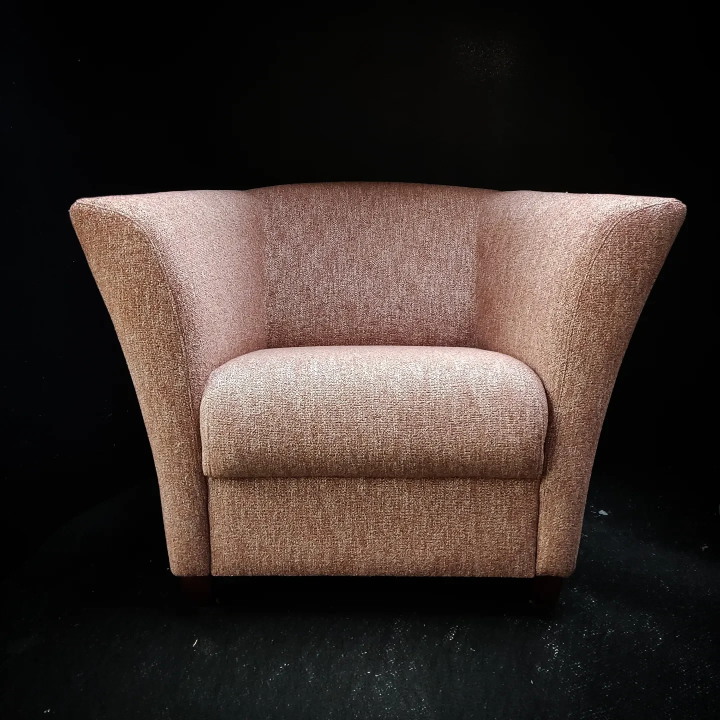 Roze vintage fauteuil met nieuwe bekleding